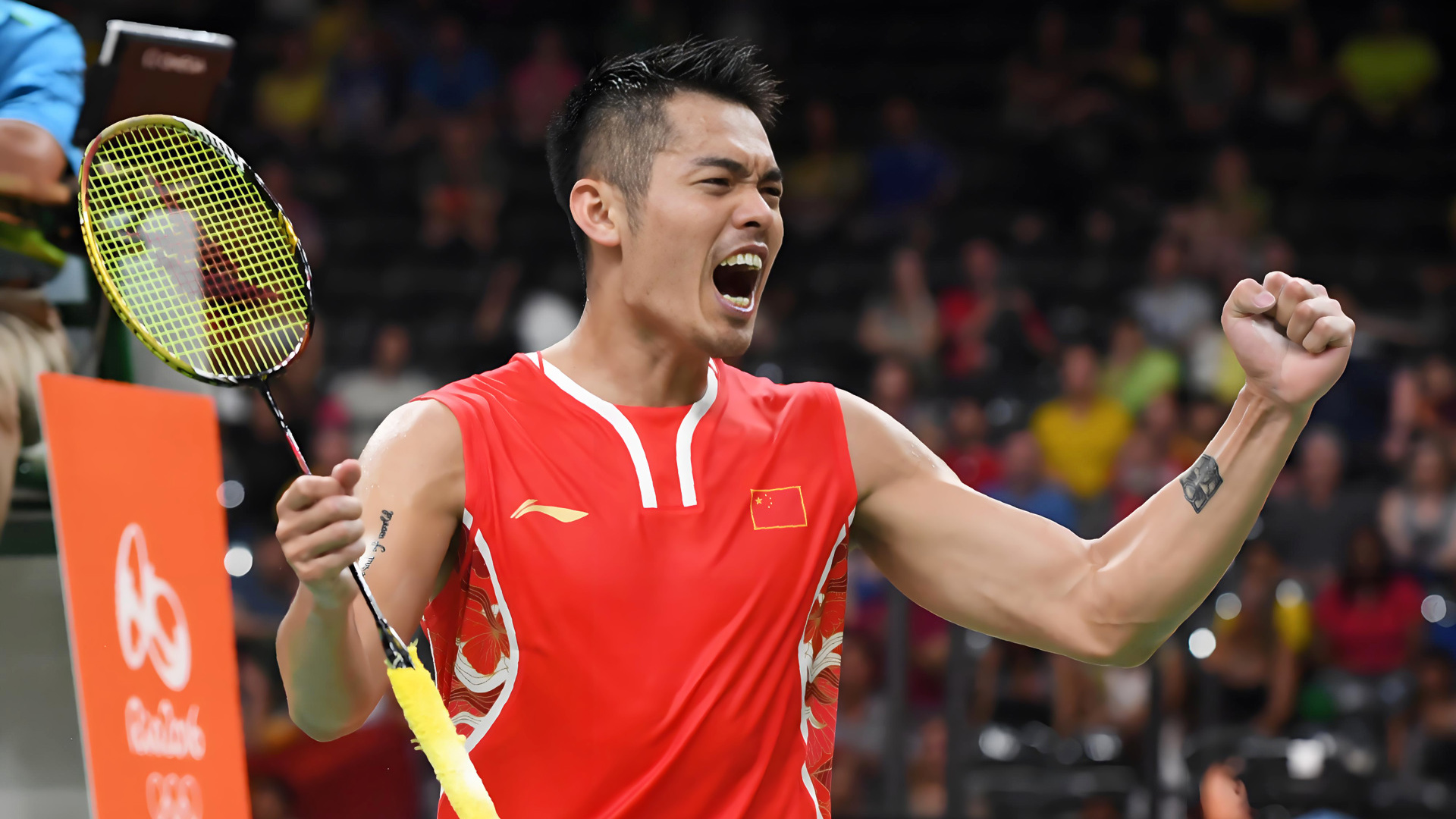 桌上展开了 桌上展开了